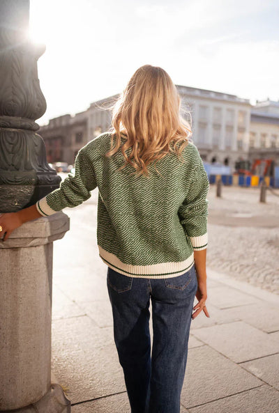 EMILIA™ | De groene trui met V-hals